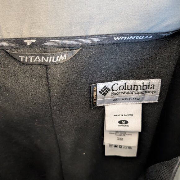 Columbia Titanium Omni-tech snow pants - size medium. - Picture 2 of 9